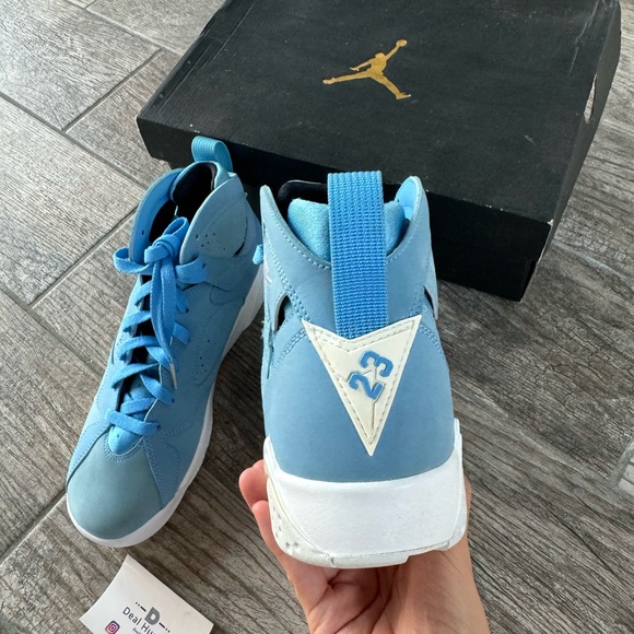New Air Jordan 7 Retro “Pantone” Big Kids sneakers (K6.5/W8) - Picture 5 of 9